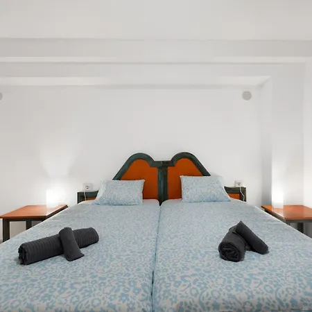 Flores 1a Lägenhet *