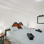 Flores 1a Apartment