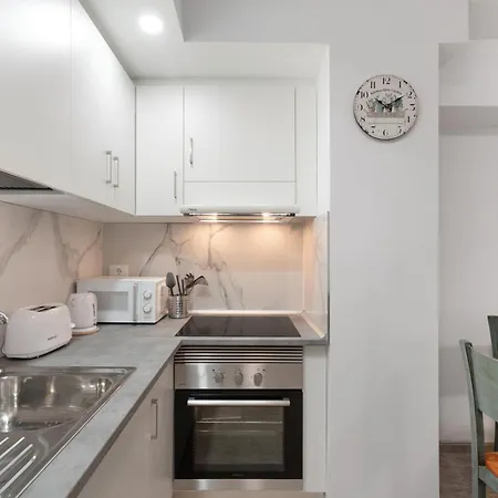 Апартаменти Flores 1a Адехе