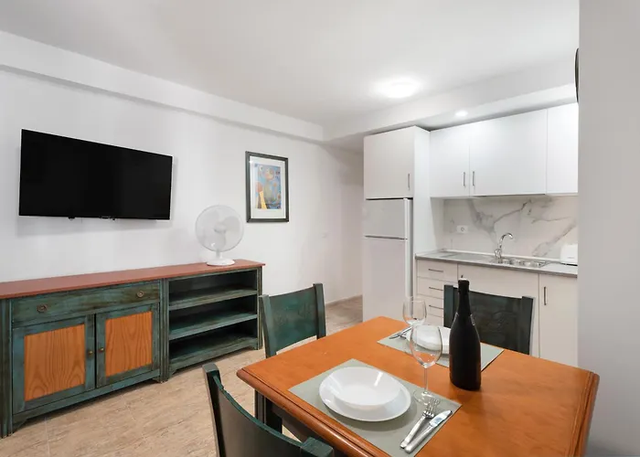 Апартаменти Flores 1a Адехе