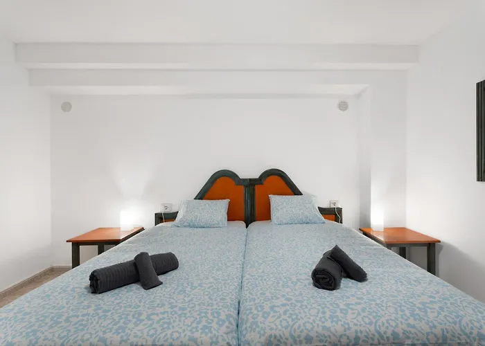 Flores 1a Апартаменти *